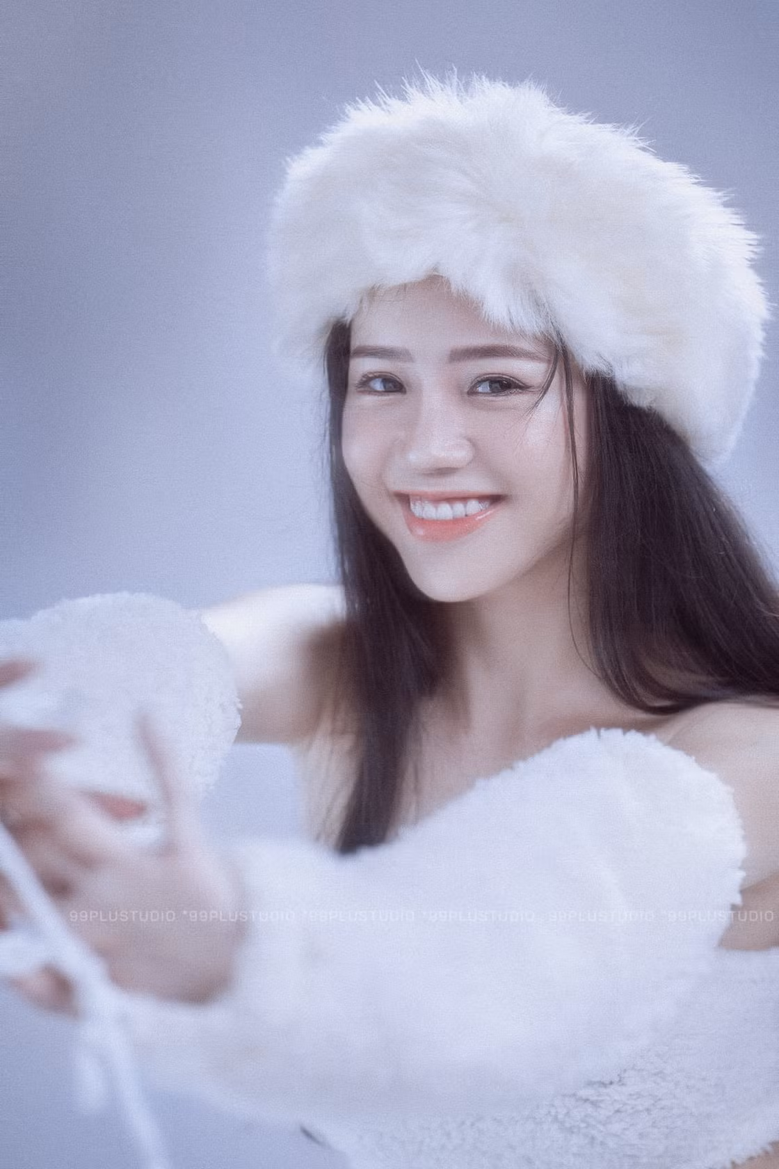Mới đây, Mai Linh Zuto bất ngờ tung ra bộ ảnh mới sau khoảng thời gian vắng bóng sau sinh. Nhan sắc mẹ một con khiến cư dân mạng hết sức ngỡ ngàng.