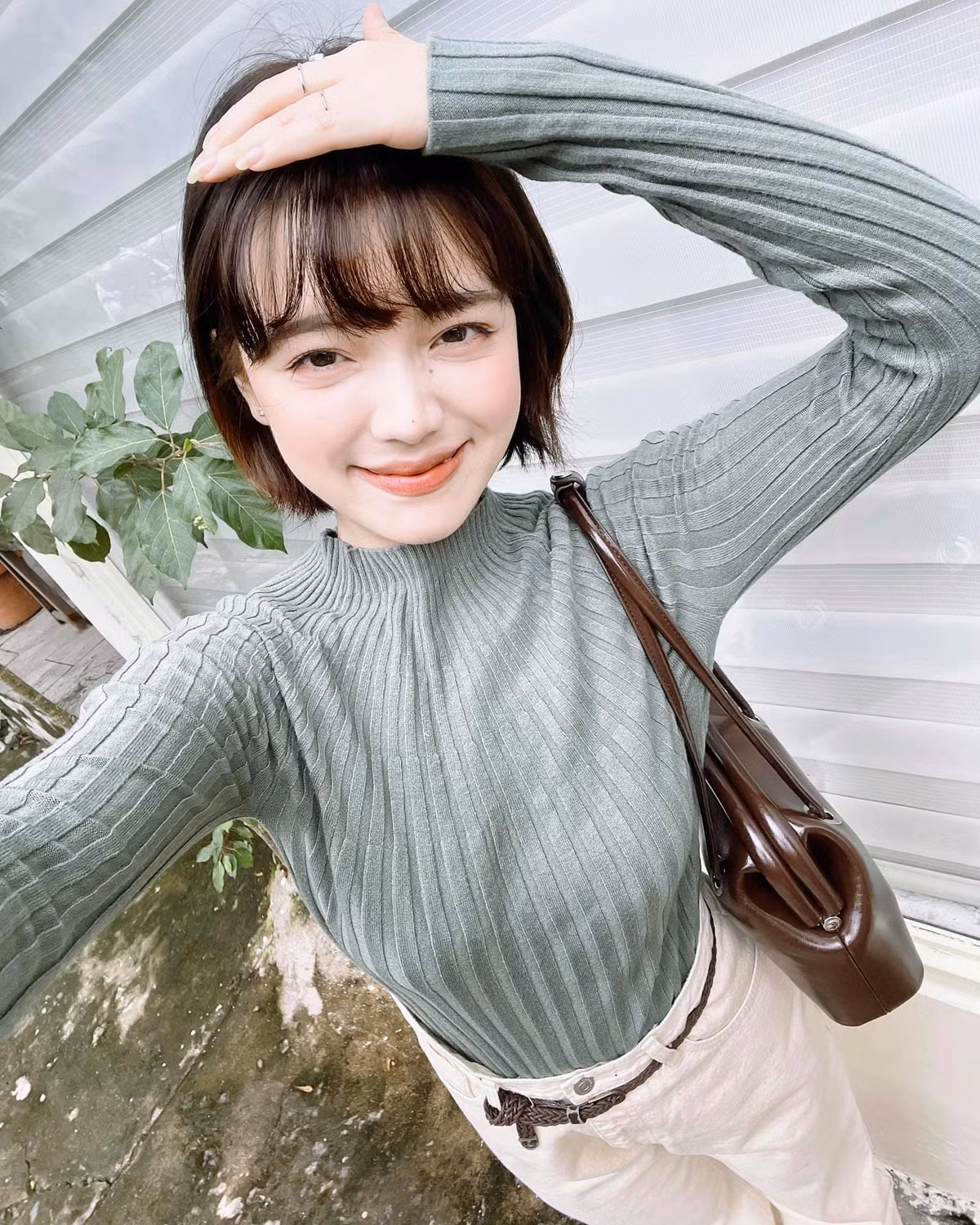 Trang cá nhân của cô thu hút hơn 24.000 lượt theo dõi. Ảnh: FBNV