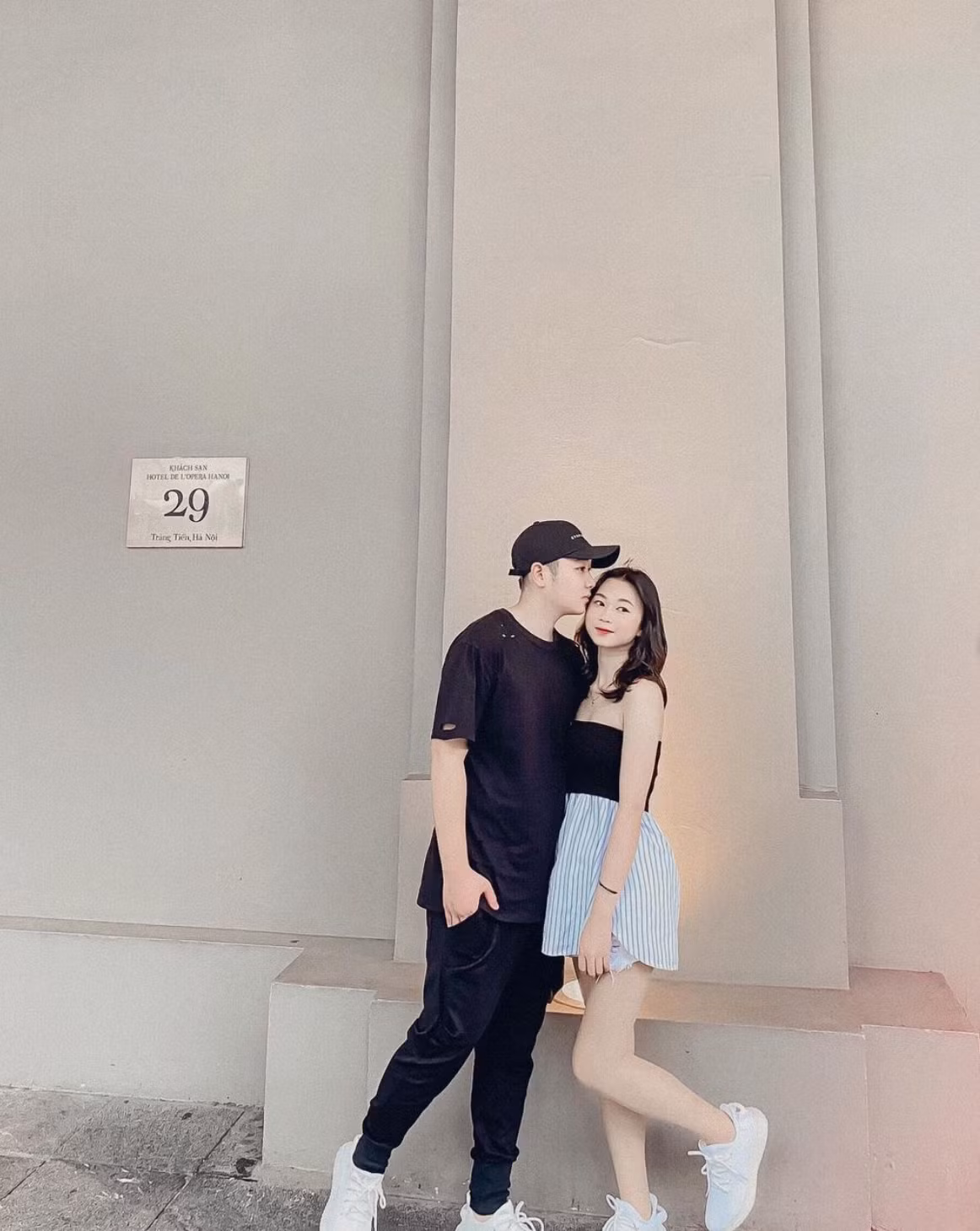 Chồng Chi Bé cũng có tuổi đời còn khá trẻ, sinh năm 2002. Trên trang cá nhân, cặp đôi thường xuyên khoe những khoảnh khắc ngọt ngào, tình cảm như mới yêu.