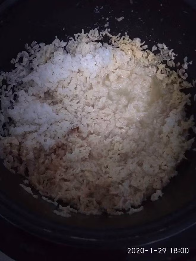 Hết nồi cơm, nồi canh đến nồi cháo, câu chuyện ”phòng trọ sinh viên sau chuỗi ngày nghỉ Tết” dường như chưa có hồi kết.