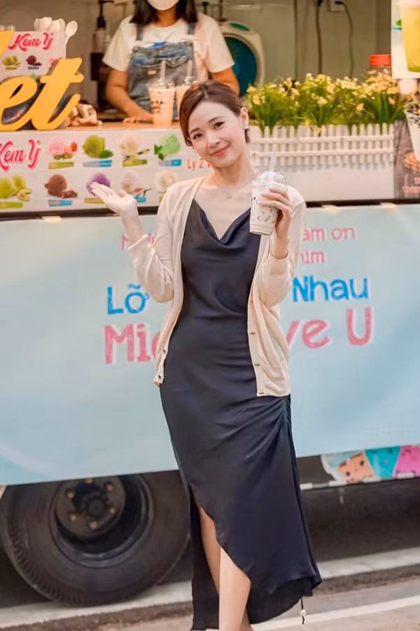 Tuy nhiên, hot girl Midu lại sở hữu thân hình quá mảnh mai, nhiều người thậm chí còn cho rằng cô nàng hơi gầy gò.