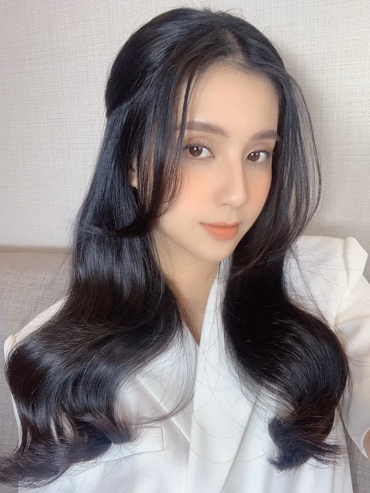 Hiện tại, Thiên An để bé Sol ở với bà ngoại để tập trung hoạt động showbiz, kiếm tiền nuôi con. Ảnh: Tổng hợp