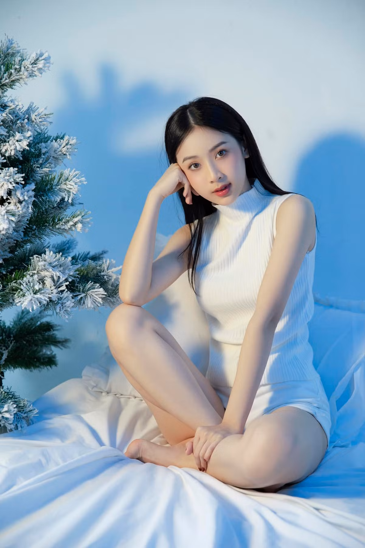 Với công việc người mẫu ảnh, Hà Thương có được nguồn thu nhập ổn để tự lập tài chính trong quãng thời gian sinh viên.