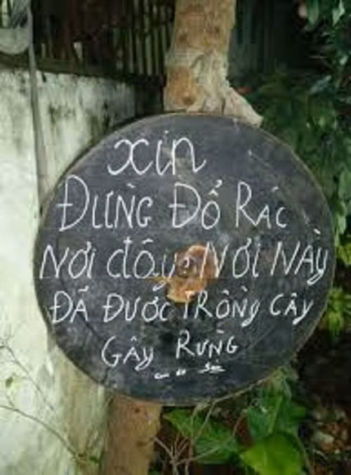 Nhắc nhở không đổ rác bừa bãi được viết khá vần.