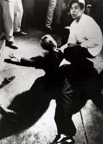 Nhung loi nguyen tham khoc deo bam gia toc Kennedy suot 7 thap ky-Hinh-5