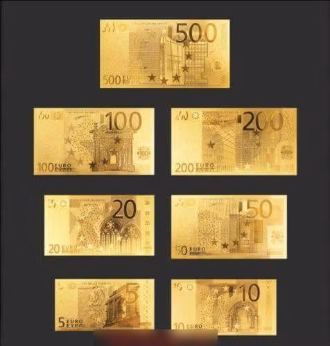  12. Bộ tiền Euro mạ vàng 24K Bộ tiền Euro mạ vàng 24K có giá 150.000 đồng/tờ. Ảnh: tienlixidoc.vn.