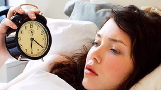 Dù thức muộn nhưng bạn cũng không nên ngủ nướng vào hôm sau (Ảnh minh họa). Dù thức muộn nhưng bạn cũng không nên ngủ nướng vào hôm sau (Ảnh minh họa).