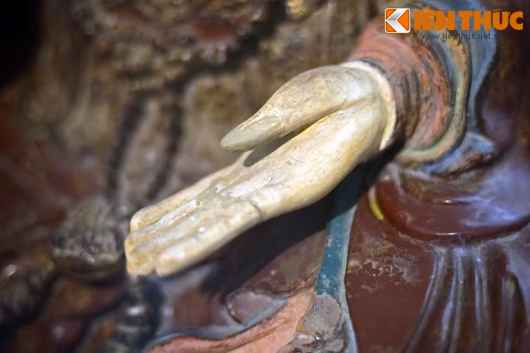 Các nhà nghiên cứu mỹ thuật đánh giá, pho tượng hoàng hậu Trịnh Thị Ngọc Trúc là tác phẩm đẹp nhất, đỉnh cao của nghệ thuật điêu khắc tượng chân dung người Việt thế kỷ 17.
