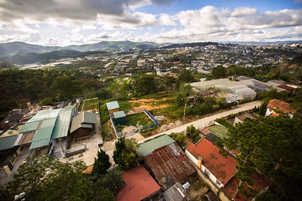 Khu vực ngoại ô Đà Lạt nhìn từ trên cao. Ảnh: Vince Horiuchi - 500px.com.