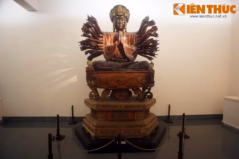 Tuong quy du doi Phat Quan Am cuc la cua chua Hoi Ha