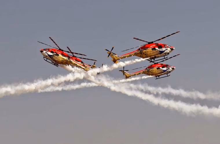  Aero India là sự kiện triển lãm hàng không quân sự thường niên do Ấn Độ tổ chức, đây là cơ hội để các công ty Ấn Độ và các nước tham dự giới thiệu tới khách hàng tiềm năng thế hệ vũ khí mới nhất, hiện đại nhất. Triển lãm năm nay kéo dài ngày 18/2-22/2.