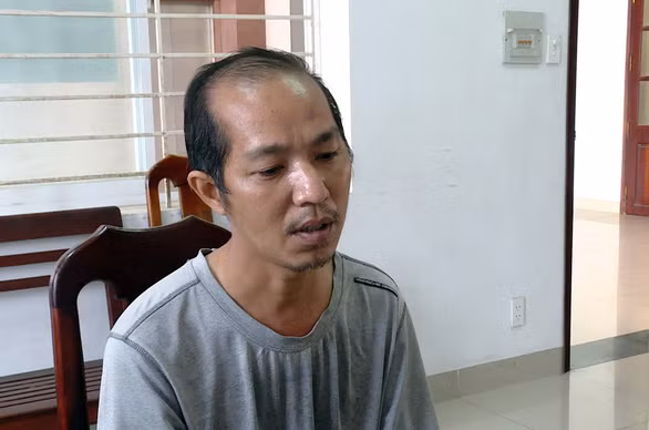 Lừa "xin việc" lấy tiền tiêu xài: Ngày 2/6/2021, Phòng cảnh sát hình sự Công an tỉnh Bà Rịa - Vũng Tàu đã bắt Nguyễn Thanh Anh Dũng (43 tuổi, trú tại TP Vũng Tàu), theo quyết định truy nã từ cách đây 7 năm. Thời điểm đó, Dũng lừa lấy 650 triệu đồng của nhiều người xin việc.