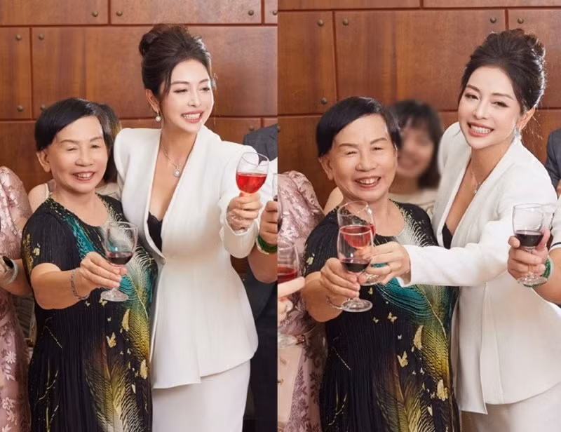 Jennifer Phạm và mẹ chồng thân thiết tại sự kiện. Ảnh: Phụ Nữ Pháp Luật.