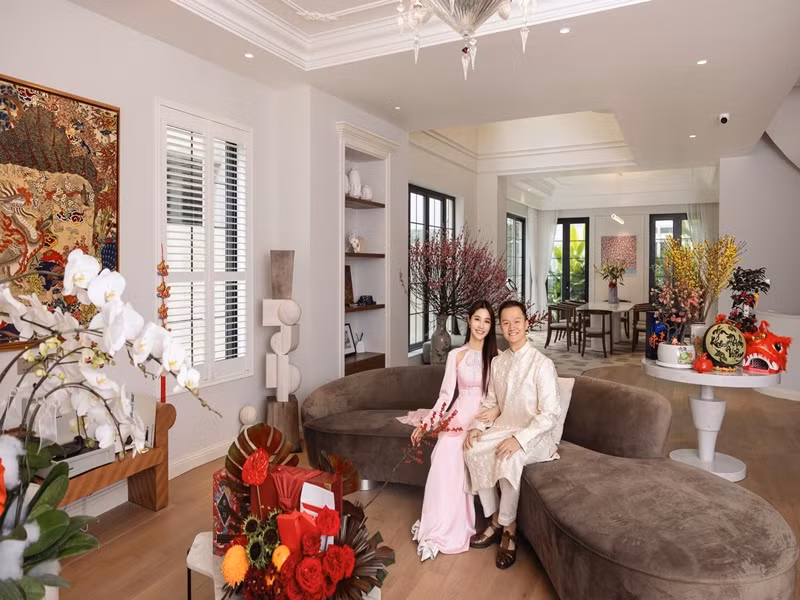 Sau đám cưới, vợ chồng Diễm My sống trong căn biệt thự mới. Ảnh: FB Diễm My.