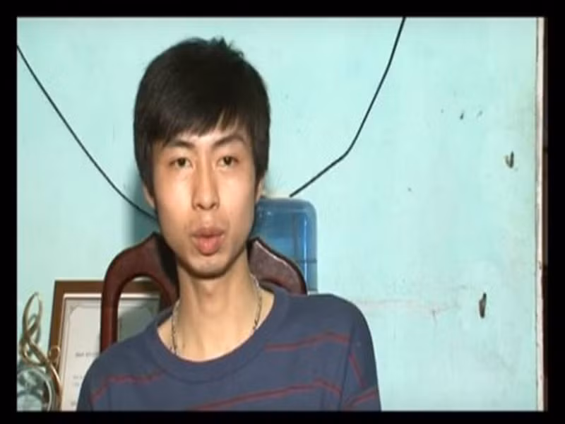 Ngay từ nhỏ rapper được gọi tên là Đen. "Các cụ thường gọi con cái tên xấu cho dễ nuôi", Đen Vâu nói. Ảnh: Thương Hiệu Pháp Luật.