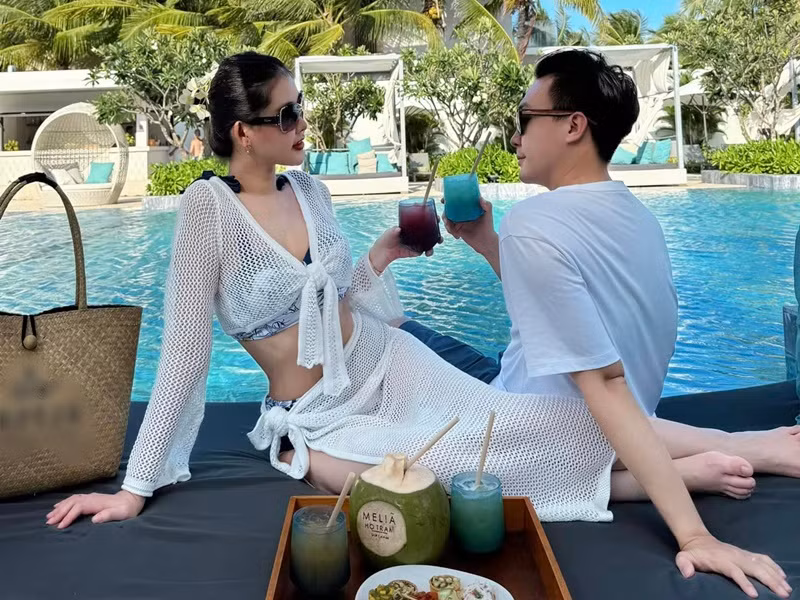 Nàng hậu bận rộn hơn sau khi có con nhỏ.