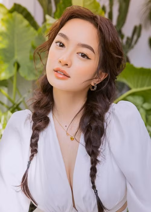 Vòng một của Kaity Nguyễn giảm khi cô quyết tâm giảm cân. Ảnh: FB Kaity Nguyễn.