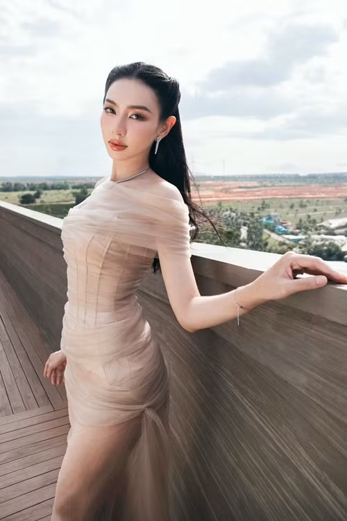 Nàng hậu góp mặt trong nhiều sự kiện giải trí. Ảnh: FB Thùy Tiên.