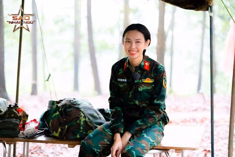 Thùy Tiên đang tham gia chương trình Sao nhập ngũ. Ảnh: FB Thùy Tiên.