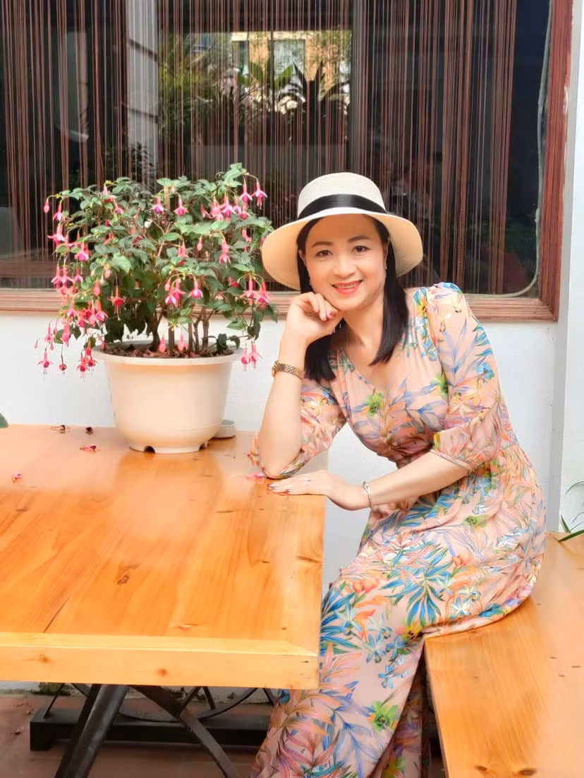 Nghệ sĩ Linh Huệ từng chia sẻ, chị may mắn khi luôn được ông xã ủng hộ bản thân theo đuổi đam mê nghệ thuật, diễn xuất.