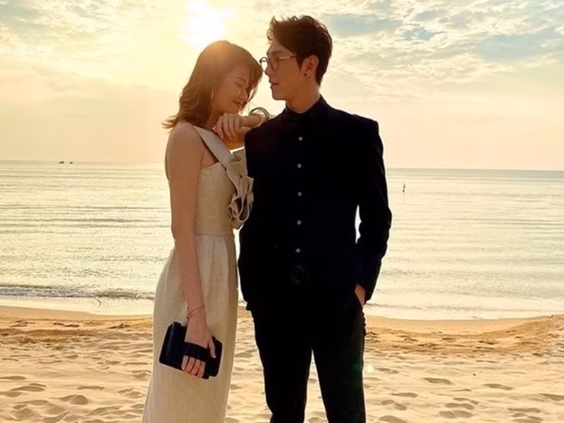 Tháng 2/2020, Song Luân bất ngờ đăng tải ảnh thân mật bên Thu Hằng trên trang cá nhân. Một số khán giả đặt nghi vấn cả hai đang hẹn hò. Ảnh: Znews.