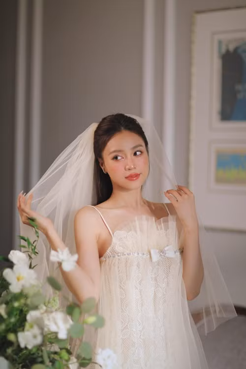 Nữ diễn viên thường xuyên bị gia đình giục sớm lấy chồng. Ảnh: FB Ninh Dương Lan Ngọc.