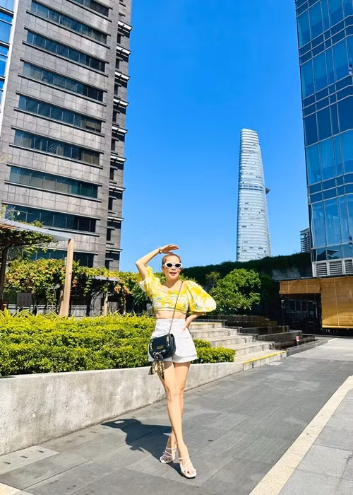 Nữ ca sĩ khoe từng giảm 3kg mỡ trong 1 tháng.