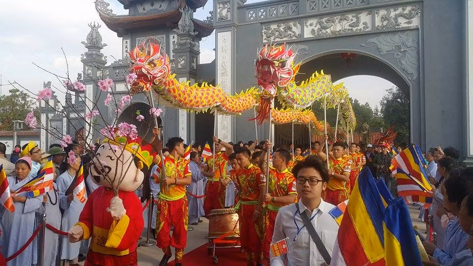 Hội xuân Yên Tử diễn ra từ tháng Giêng đến hết tháng Ba âm lịch. Những năm gần đây, Yên Tử trở thành nơi du lịch văn hóa tâm linh, sinh thái, thắng cảnh, thu hút du khách trong và ngoài nước đến thường xuyên quanh năm.