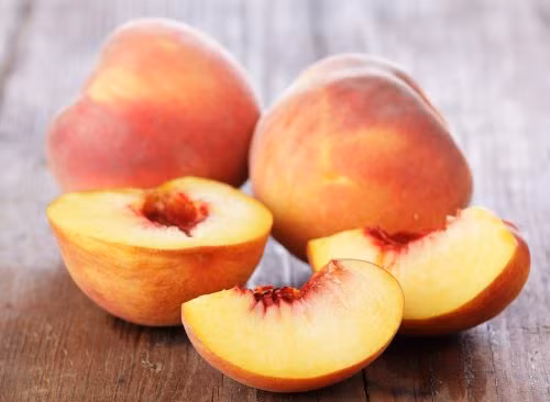 Không chỉ giàu vitamin C, quả đào còn chứa nhiều chất chống oxy hóa beta-carotene, chất xơ và kali.