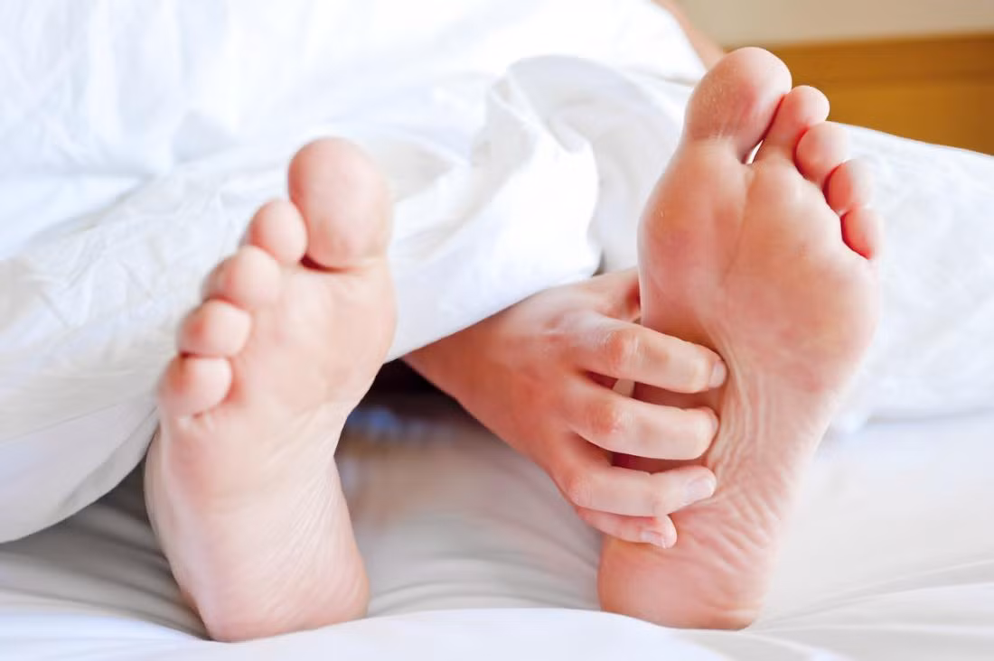 Bước 4: Nếu đã uống thuốc không kê đơn và giảm thiểu tiếp xúc với nấm mốc mà tình trạng ngứa ngáy vẫn không thuyên giảm, bạn nên đến gặp bác sĩ để được tư vấn và thăm khám. Ảnh: imgix.