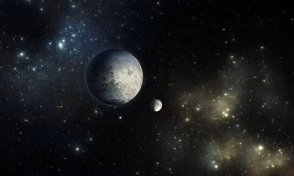 Vì vậy, các nhà khoa học đã kết luận, nó phải như Ganymede - mặt trăng lớn nhất trong hàng chục mặt trăng của Sao Mộc và cũng là mặt trăng lớn nhất hệ Mặt Trời, lớn hơn cả Sao Thủy.