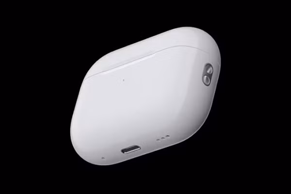Một số tính năng mới có thể kể đến trên Airpods Pro 2 chính là vuốt lên và xuống tai nghe để tăng hoặc giảm âm lượng. Mẫu Airpods Pro 2 có thời gian sử dụng liên tục lên đến 6 tiếng chỉ với một lần sạc.