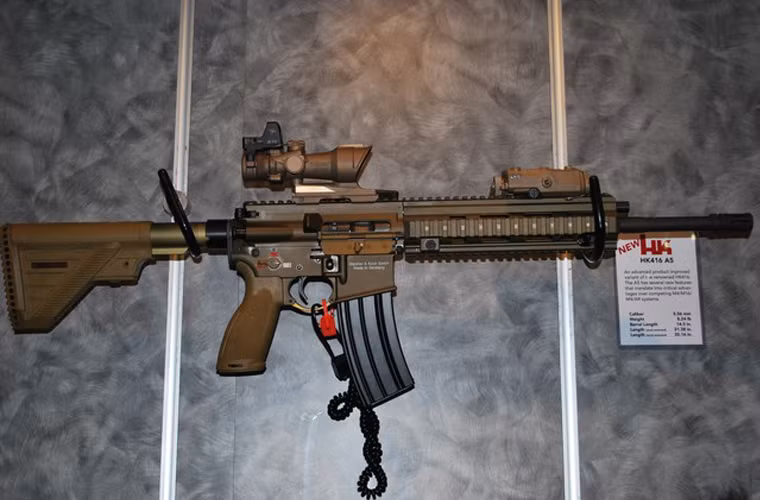 HK-416 A5 là sự phát triển sâu từ HK-416 vào năm 2013 với những thay đổi nằm ở bộ phận bệ khóa nòng nhằm giúp người dùng sử dụng dễ dàng hơn. Các tính năng kĩ thuật cũng được cải thiện nhằm đảm bảo nó hoạt động đáng tin cậy, an toàn, sử dụng được nhiều loại đạn và bền bỉ trong điều kiện sử dụng thực tế.
