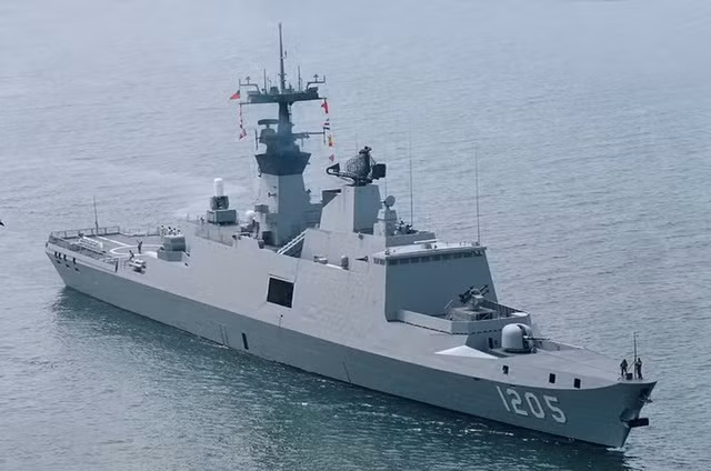 Năng lực phòng không của Kang Ding có thể nói là còn thua kém khá nhiều khi mang ra so sánh với lớp tàu hộ vệ tên lửa Gepard 3.9 (có lượng giãn nước chỉ 2.100 tấn, trang bị 1 module Palma và 2 pháo AK-630M) của Hải quân Việt Nam.