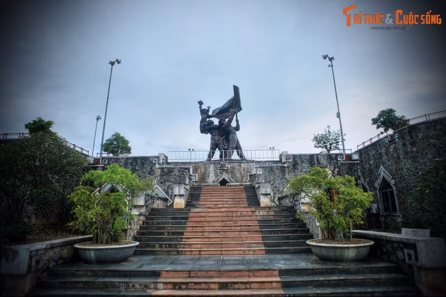 Chiem nguong cong trinh bieu tuong cua chien thang Dien Bien Phu