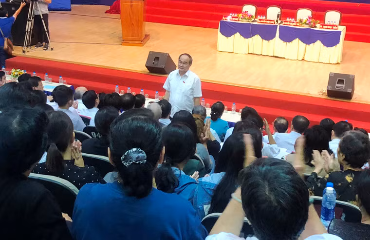 Bí thư Nguyễn Thiện Nhân khẳng định, việc của bà con Thủ Thiêm là việc rất lớn. Lớn vì mỗi một gia đình có mỗi số phận. Lớn vì niềm tin của bà con với Đảng bộ TP và lớn vì uy tín của Đảng nói chung.