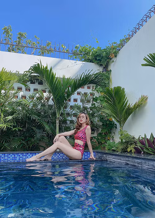 Bảo Ngọc khoe vóc dáng thon gọn trong trang phục bikini.