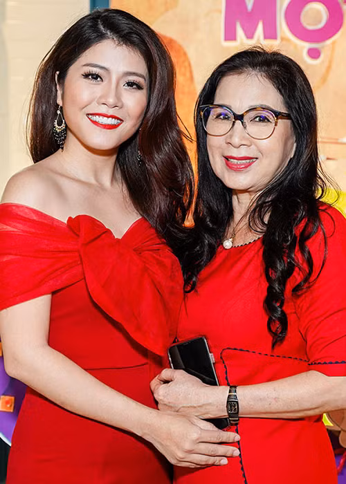 Doc doan trong “Troi buoc yeu thuong”, ngoai doi NSND Kim Xuan ra sao?-Hinh-4