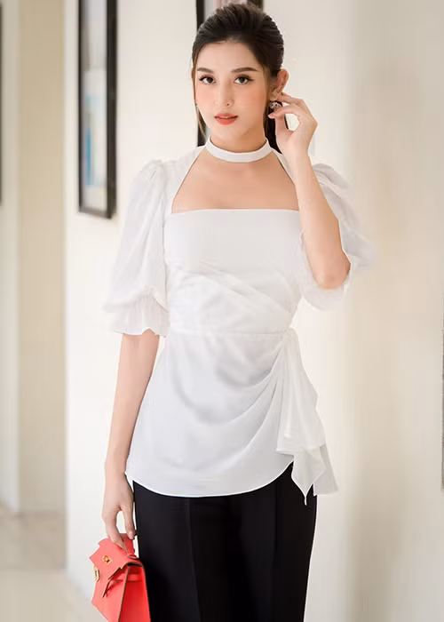 Đến nay, Huyền My chưa từng công khai bất kì mối tình nào với công chúng nhưng vướng một số tin đồn hẹn hò. Năm 2015, người đẹp bị đồn yêu thiếu gia Thế Anh.