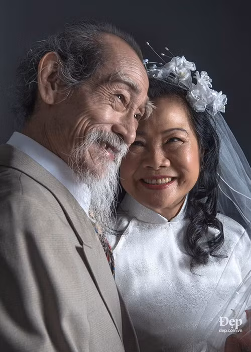 Vợ chồng nam diễn viên “Đất phương Nam” trải qua 13 năm quen biết, hẹn hò trước khi làm đám cưới. Ảnh: Đẹp