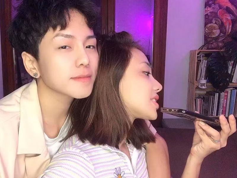 Trong khi đó, phía gia đình Ken ủng hộ mối quan hệ này.