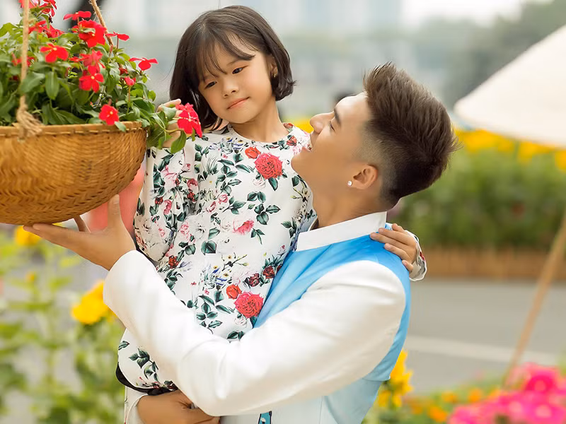 Sau lần tố vợ cũ không cho gặp con gái năm 2019, Lâm Vinh Hải gần như không nhắc về con. Có lẽ, anh muốn bình yên cho con gái của mình.