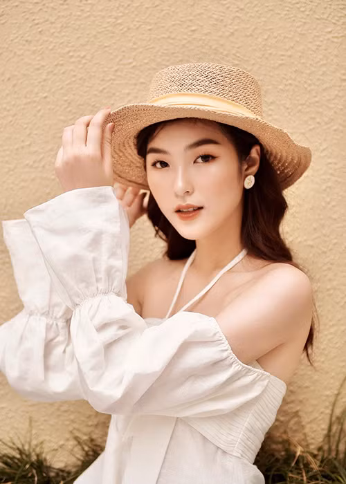 Linh Chi đang là một người mẫu tự do.