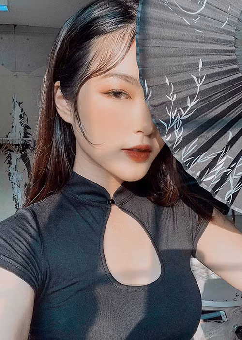 Thần thái của Linh Chi nhận được những lời khen ngợi.