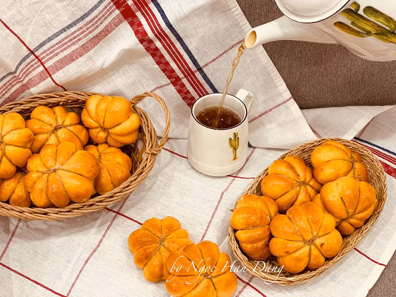 Ngọc Hân thường chia sẻ công thức nấu ăn cho mọi người.