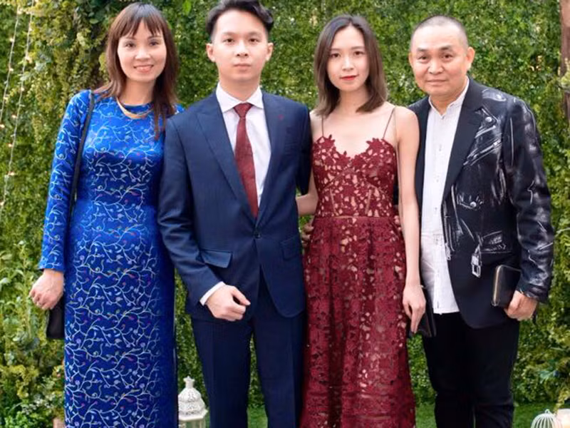 Tổ ấm bên vợ hiền, con ngoan của danh hài Xuân Hinh được nhiều người ngưỡng mộ.