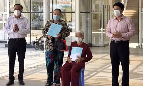 Thêm 3 ca mắc COVID-19 tại Quảng Nam xuất viện Them 3 ca mac COVID-19 tai Quang Nam xuat vien