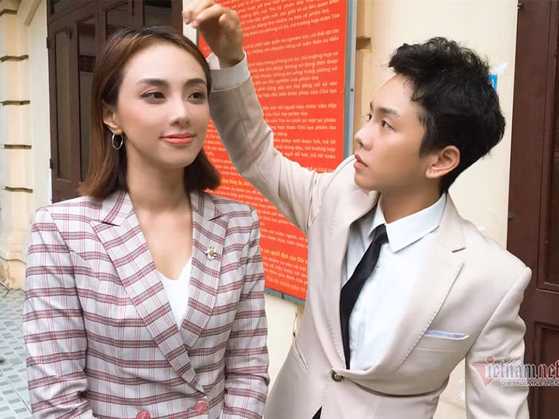 Miko Lan Trinh duoc nguoi yeu ung ho vu kien voi ong bau cu