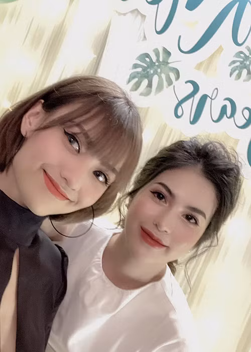 Về phía Hồng Quế, cô tỏ vẻ không hiểu tại sao đã trả tiền rồi nhưng Hương Trần lại vào trang cá nhân của mình để vơ chuyện vào thân.