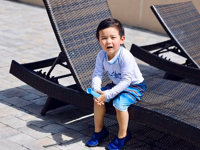 Thiên Từ biết một số chữ bằng tiếng Tây Ban Nha, tiếng Hoa và nói giỏi tiếng Việt, tiếng Anh.
